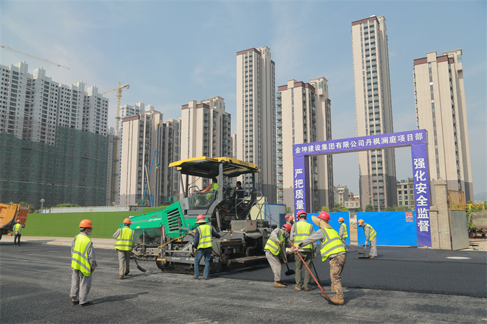 常青路施工现场2022 (2).jpg